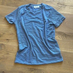 Mod Boutique Ribbed Tee. Blue. Size Medium